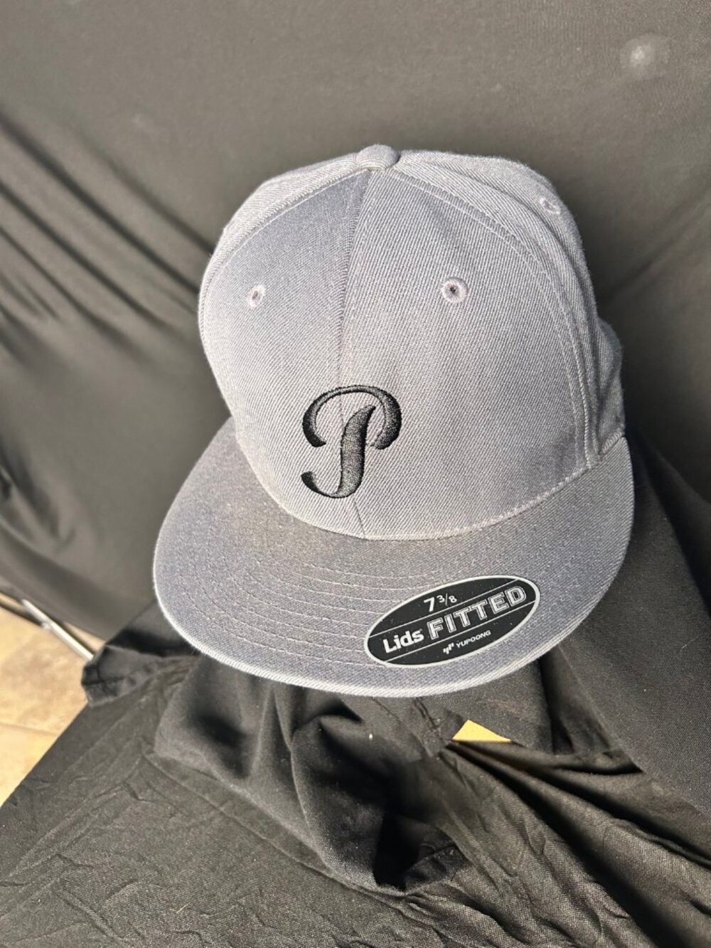 Lids Fitted Hat Gray Black Letter P Size 7 3/8